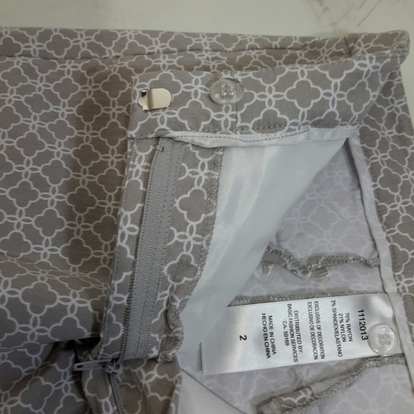 Mario Serrani ladies size 2 shorts - Picture 3 of 4